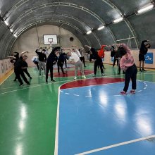 Начинайте свой день с улыбки и зарядки! И мы гарантируем, что день будет хорошим!