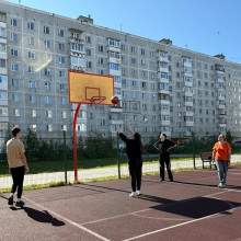 ЛЕТО С ПОЛЬЗОЙ: ДВОРОВЫЕ ПЛОЩАДКИ ЖДУТ!